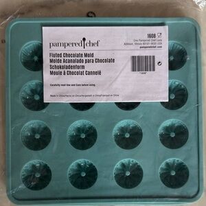 Pampered Chef Fluted Chocolate Mold #1608